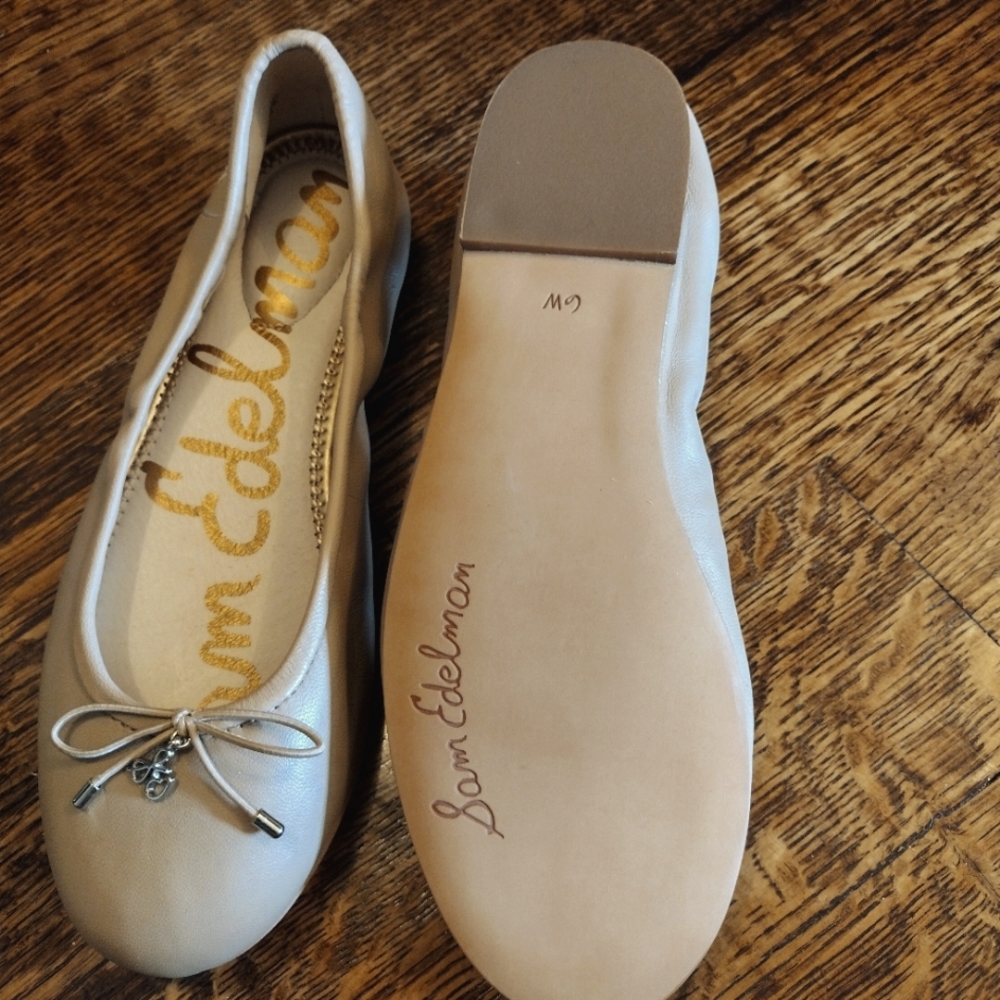 New without tags Sam Edelman Flats